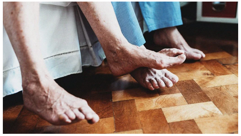 什么是類風(fēng)濕關(guān)節(jié)炎？癥狀，治療，原因以及你需要知道的一切