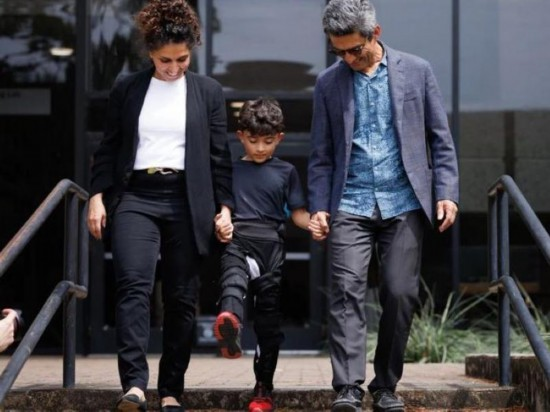 休斯頓大學團隊創造了一種柔軟的智能外骨骼來幫助兒童行走。圖片來源:美國休斯頓大學 休斯頓大學團隊創造了一種柔軟的智能外骨骼來幫助兒童行走。圖片來源:美國休斯頓大學