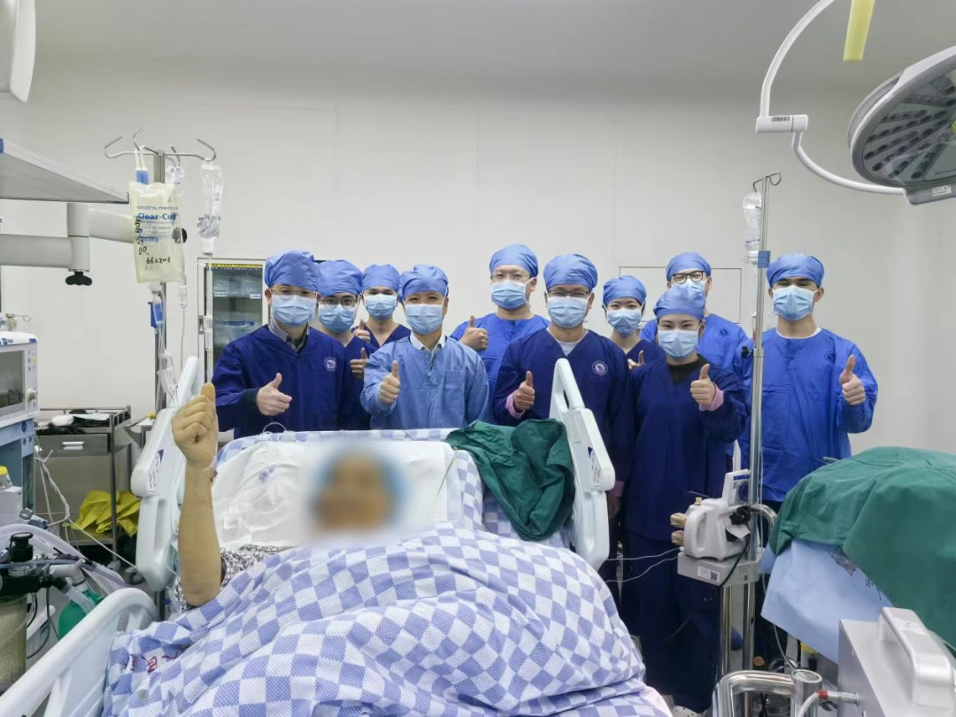 中山大學(xué)附屬第一醫(yī)院成功為一名肝衰竭晚期疊加肝移植禁忌患者實(shí)施全球首例多米諾體外肝治療技術(shù)